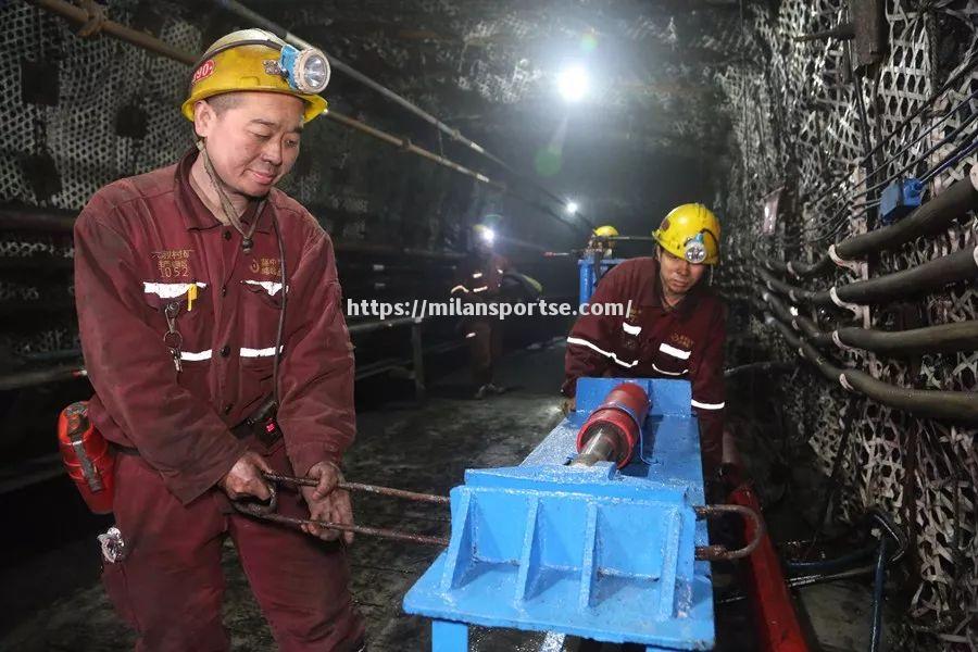 河北石岩队冲刺冠军，决不退缩